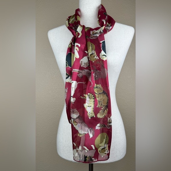 Cat Lover Scarf. No brand. Burgandy color with various cats throughout. One size - Picture 5 of 9